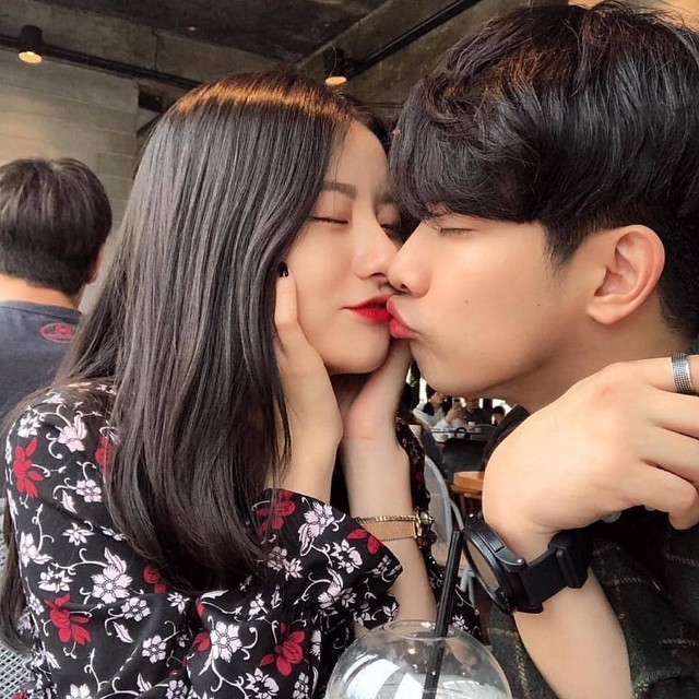 รู้ ได้ ไง ว่า เขา รัก เรา
