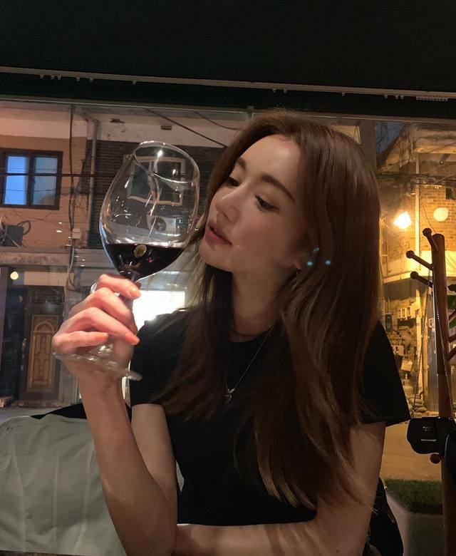 1606043985