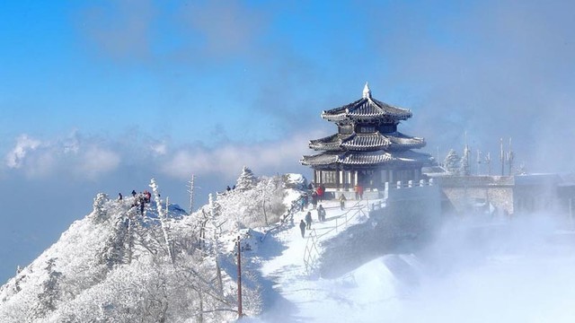1606293981 winter muju seolcheonbong mt.deogyusan 800x450 package slider 800x450
