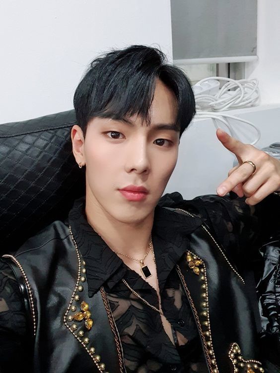 1610121120