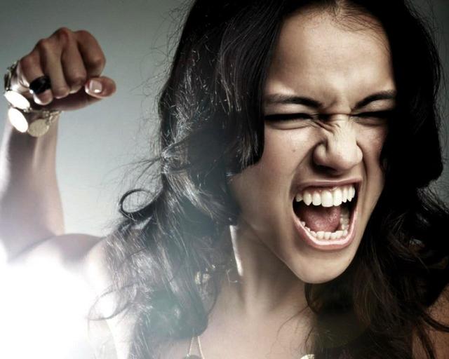 https://image.sistacafe.com/images/uploads/content_image/image/10388/1434367850-Angry-Girl.jpg