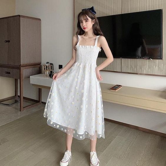 เดรสสไตล์เกาหลี สีขาวน่ารักๆ ใส่พลิ้วๆ ในวันสบายๆ