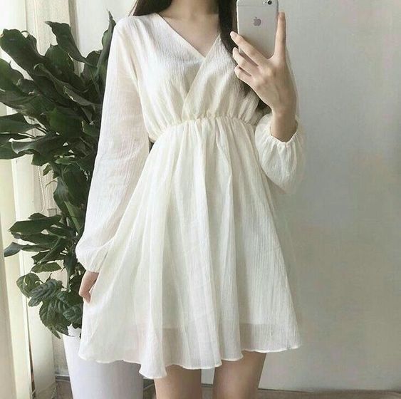 เดรสสีขาวพลิ้วๆ แบบสาวเกาหลี