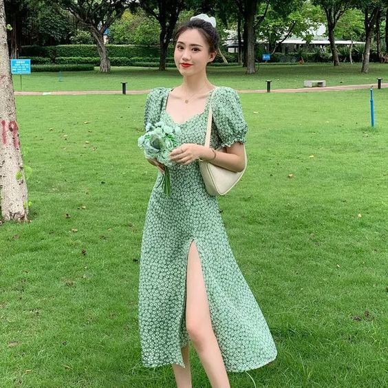 เดรสสีเขียวลายดอกไม้ แขนพองๆ แบบตุ๊กตา สไตล์เกาหลี