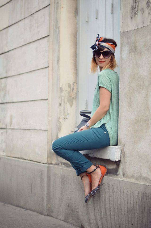 1458404150 head scarf outfit