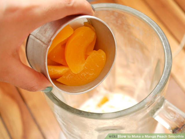 1458583351 aid2108316 728px make a mango peach smoothie step 1