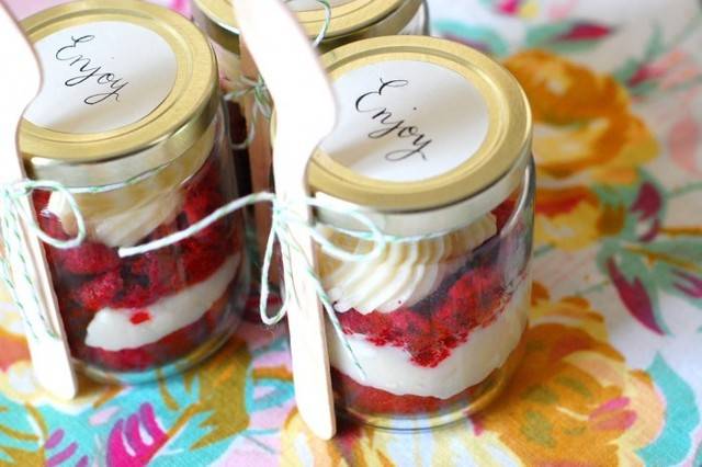 1458613610 cakies diy cupcake in a jar 1423042097nk48g 700x466