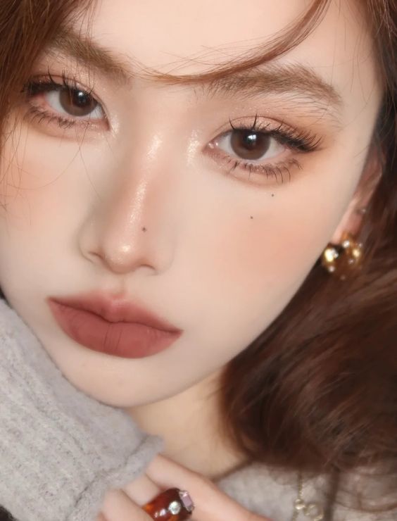 แต่งตาแต่งหน้าโทนสีส้มน้ำตาลสวยๆ