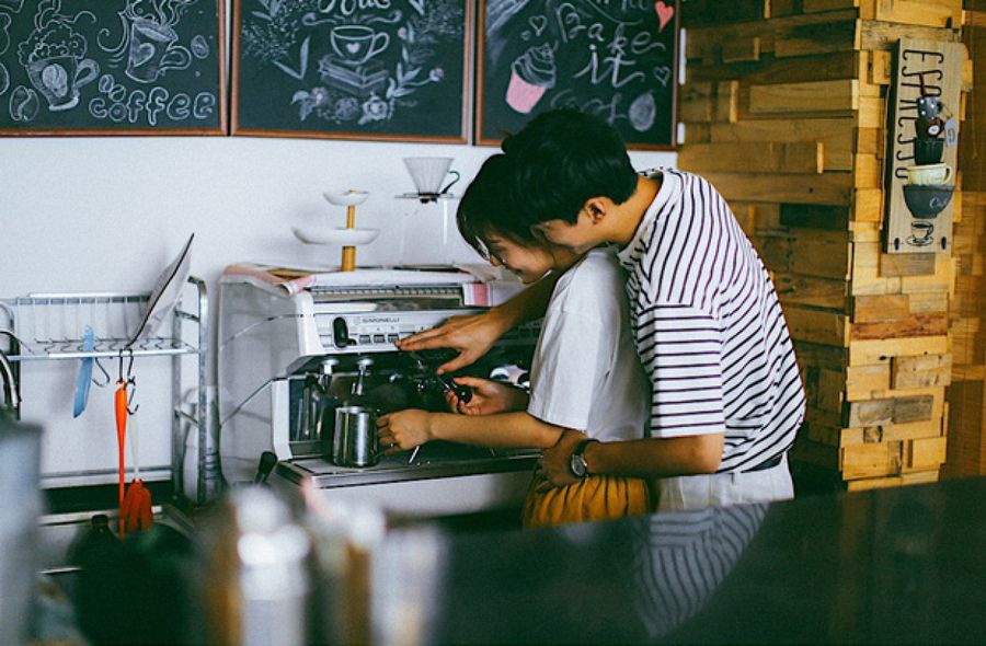 1645769302 cafe sang cong thuc day chong cua phu nu thong minh 072329