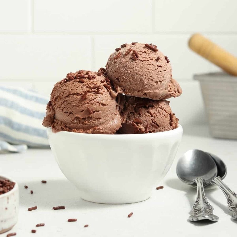 1648602822 vegan chocolate ice cream square crop