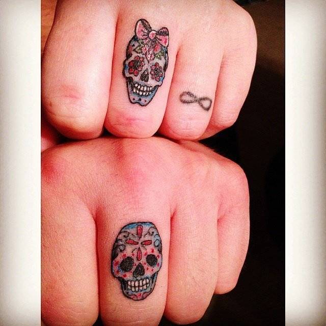 1458816147 his hers skulls