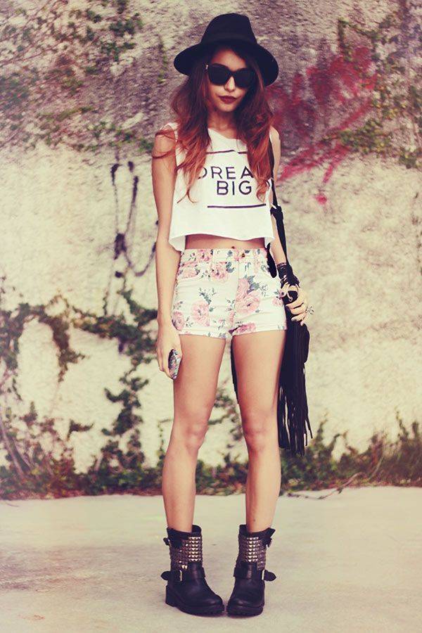 1458836764 crop top and floral shorts