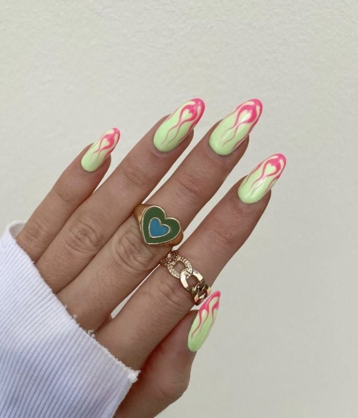 1656160219 green nails 2