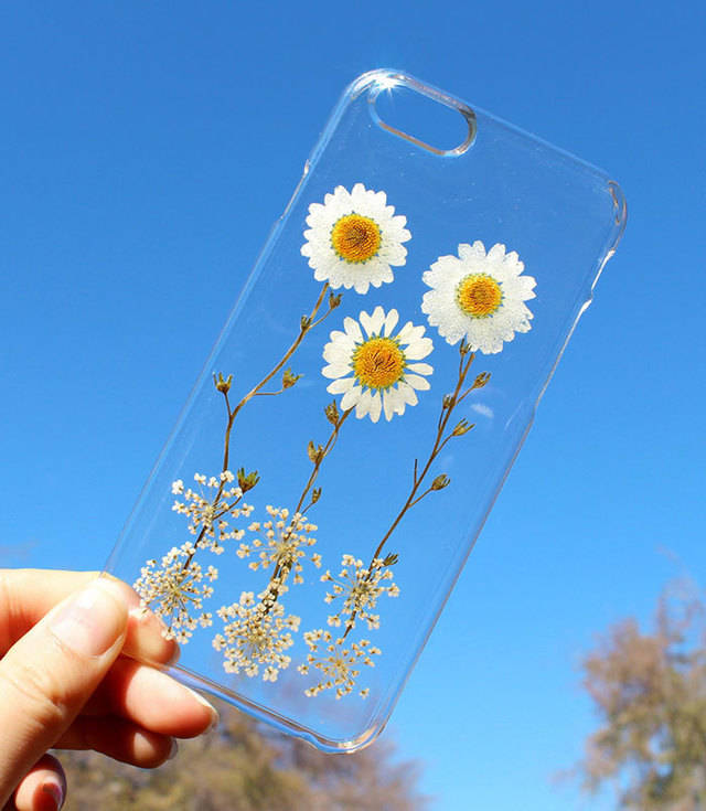 https://image.sistacafe.com/images/uploads/content_image/image/109934/1459144222-real-flower-iphone-cases-house-of-blings-18.jpg