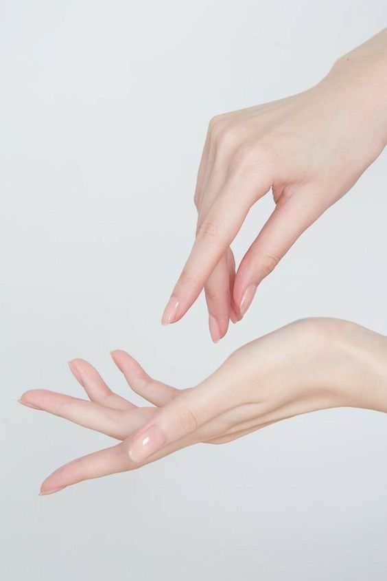 มือ