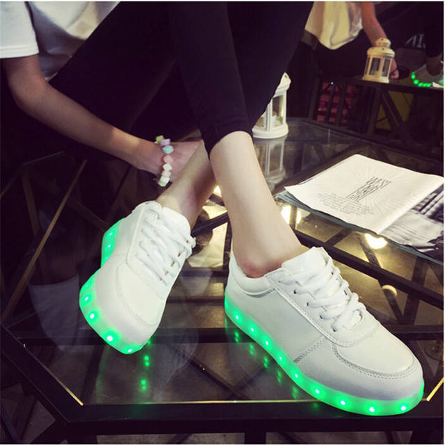 https://image.sistacafe.com/images/uploads/content_image/image/113342/1459794737-2015-Women-Colorful-glowing-shoes-with-lights-up-led-luminous-shoes-a-new-simulation-sole-led.jpg