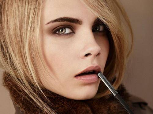 https://image.sistacafe.com/images/uploads/content_image/image/113758/1459850163-simple-and-sexy-makeup-2015.jpg