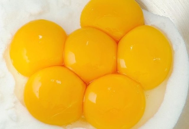 1434678766 easiest most practical way separate egg yolks from egg whites without getting messy.w654