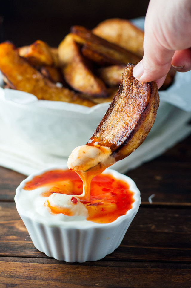 https://image.sistacafe.com/images/uploads/content_image/image/11468/1434685525-Seasoned-Baked-Potato-Wedges_Dipping.jpg