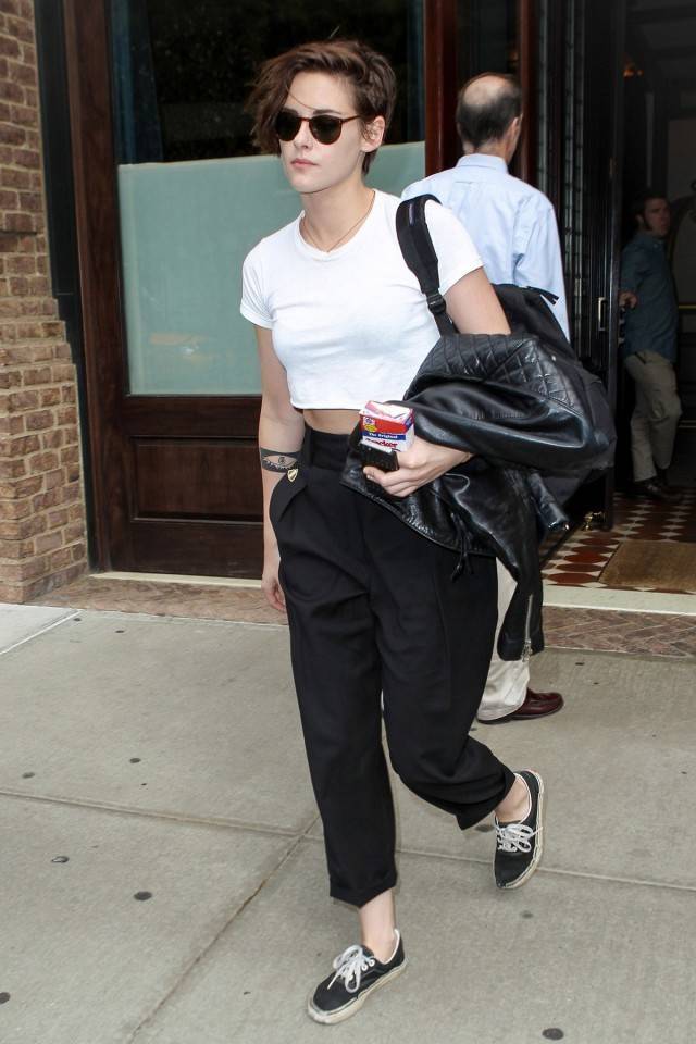 https://image.sistacafe.com/images/uploads/content_image/image/117184/1460394706-from-gigi-to-kendall-the-sneakers-celebs-loved-in-2015-1525017.640x0c.jpg