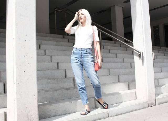 1460704840 girlfriend jeans adiletten weekday basic casual red lips look outfit style fashion blog stryletz 04 1170x842