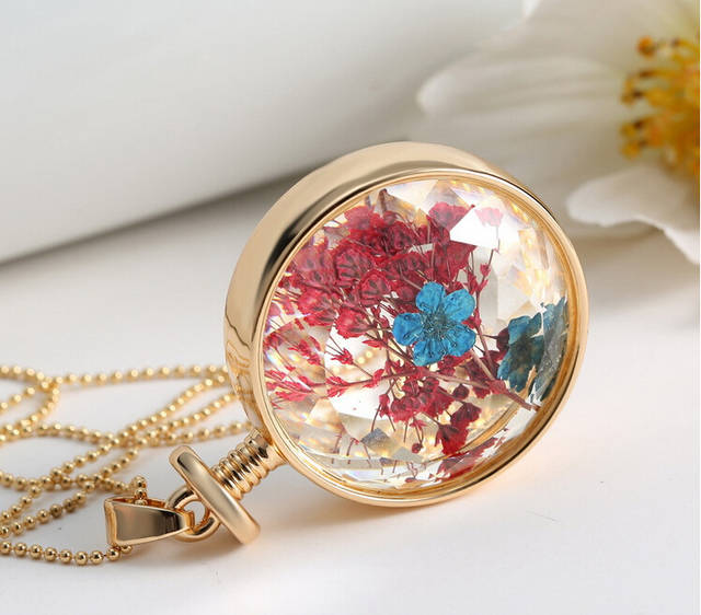 https://image.sistacafe.com/images/uploads/content_image/image/121352/1461167052-Fashion-gold-plated-Round-glass-Pressed-Flower-Necklace-DIY-dried-flowers-pendant-necklace-Multi-cut-glass.jpg