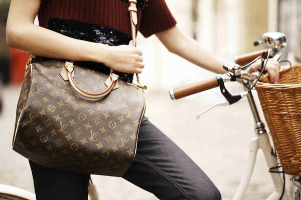 https://image.sistacafe.com/images/uploads/content_image/image/123038/1461484564-Louis-Vuitton-Speedy-Bandouliere-1.jpg