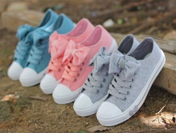 https://image.sistacafe.com/images/uploads/content_image/image/12429/1435075702-al0tsp-l-610x610-shoes-bow-pastel-light-colors-pink-blue-grey-gray-girly-vans-converse-bows-vintage-bag-pink%2Bconverse-cute-trainers-canvas-bow%2Bshoes-dark%2Bblue-grey%2Bconverse%2Bsneakers%2Bwithhold%2Bbows-n.jpg
