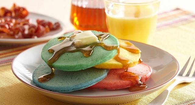 https://image.sistacafe.com/images/uploads/content_image/image/124674/1461726416-Rainbow_Pancakes_Recipes_1007x545.jpg