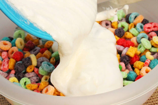 https://image.sistacafe.com/images/uploads/content_image/image/128888/1462696173-11-marshmallow-with-cereal.jpg