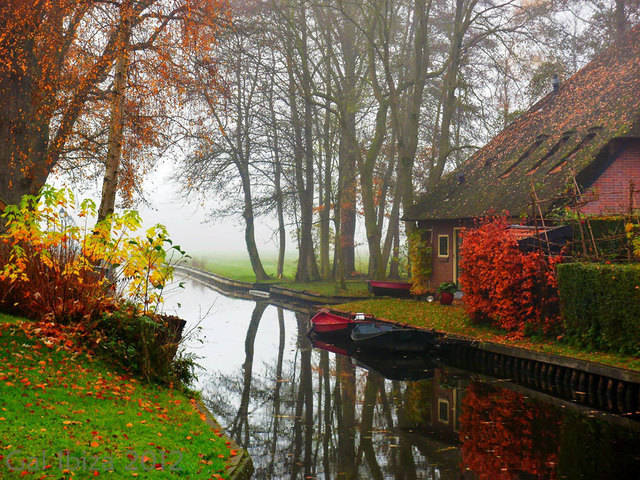 1462842518 water village no roads canals giethoorn netherlands 13