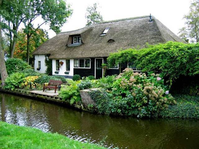 1462842873 090610 travel giethoornholland 03