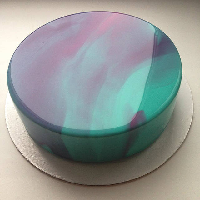 https://image.sistacafe.com/images/uploads/content_image/image/130406/1463014706-mirror-glazed-marble-cake-olganoskovaa-3.jpg