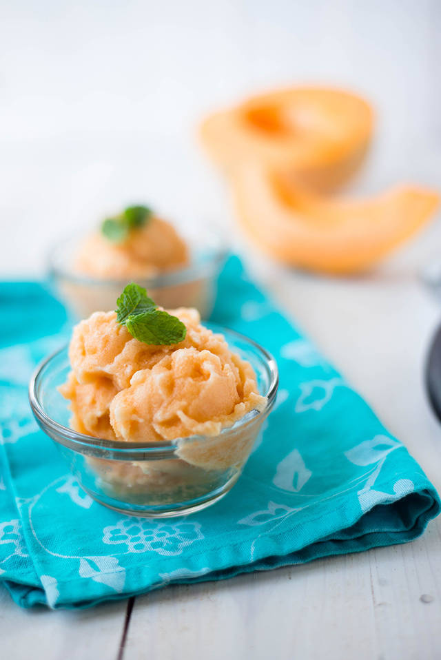 https://image.sistacafe.com/images/uploads/content_image/image/130684/1463041291-cantaloupe-sorbet-1a.jpg