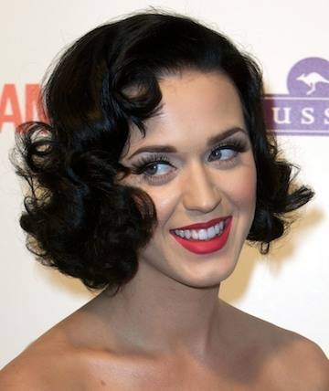 https://image.sistacafe.com/images/uploads/content_image/image/132069/1463286959-katy-perry-curly-hair-5.jpg