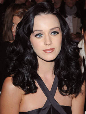 https://image.sistacafe.com/images/uploads/content_image/image/132071/1463286998-katy-perry-curly-hair-3.jpg