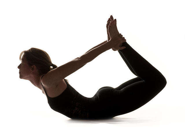 https://image.sistacafe.com/images/uploads/content_image/image/13214/1435231235-yoga-bow-pose-steve-williams.jpg
