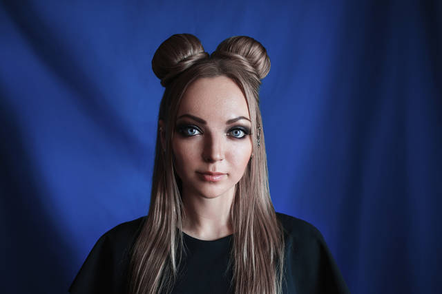 https://image.sistacafe.com/images/uploads/content_image/image/132381/1463372669-Lionesse-Express-Yourself-with-Double-Buns-Voluptous.jpg