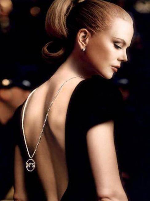 https://image.sistacafe.com/images/uploads/content_image/image/134207/1463663874-Stunning-Back-Necklace-with-Bring-Your-Sexy-2.jpg