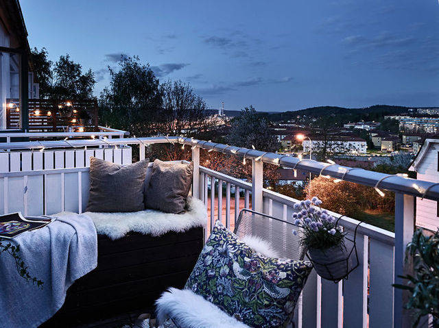 https://image.sistacafe.com/images/uploads/content_image/image/135148/1463816336-balcony-decorating-ideas-25-573c3b31985e0__700.jpg