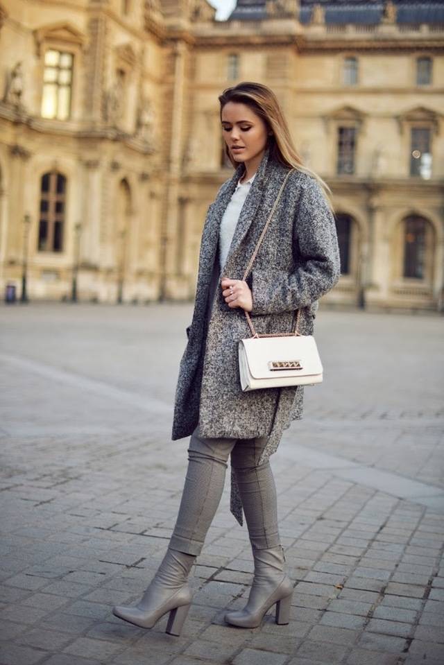 https://image.sistacafe.com/images/uploads/content_image/image/135833/1464015074-1.-gray-block-heeled-boots-with-gray-coat-and-jeans.jpg