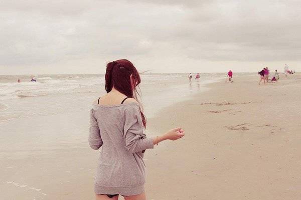 https://image.sistacafe.com/images/uploads/content_image/image/136392/1464147921-beach_photoshoot__walkin_along_by_sunofureku-d4xh5pe.jpg