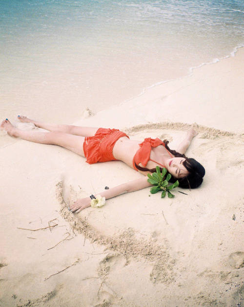 https://image.sistacafe.com/images/uploads/content_image/image/136409/1464148658-beach-cute-girl-korean-fashion-summer-Favim.com-864355.jpg