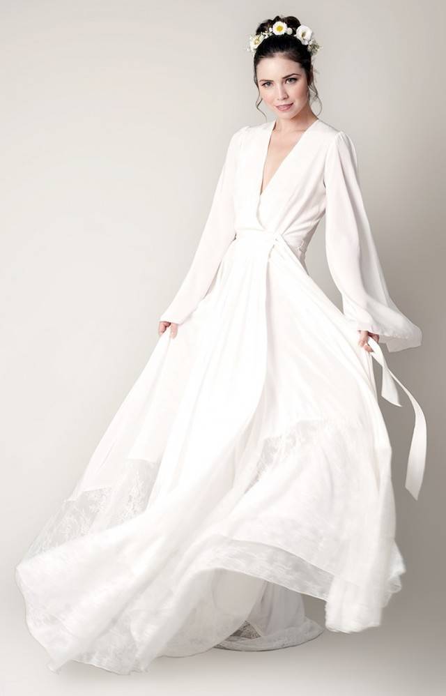 https://image.sistacafe.com/images/uploads/content_image/image/137315/1464255491-kite-and-butterfly-fortuna-gown-645x1006.jpg
