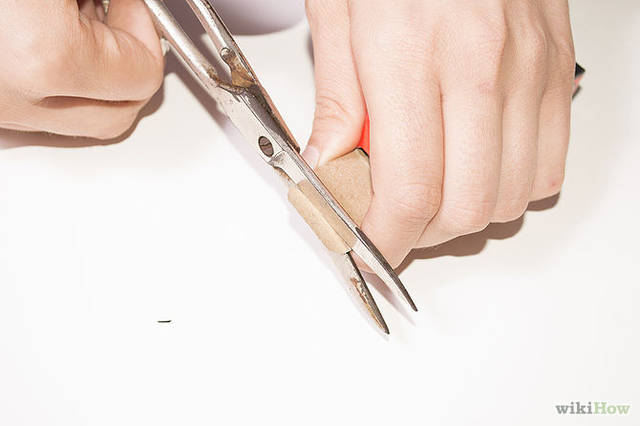 1435634466 670px fix a broken nail step 14