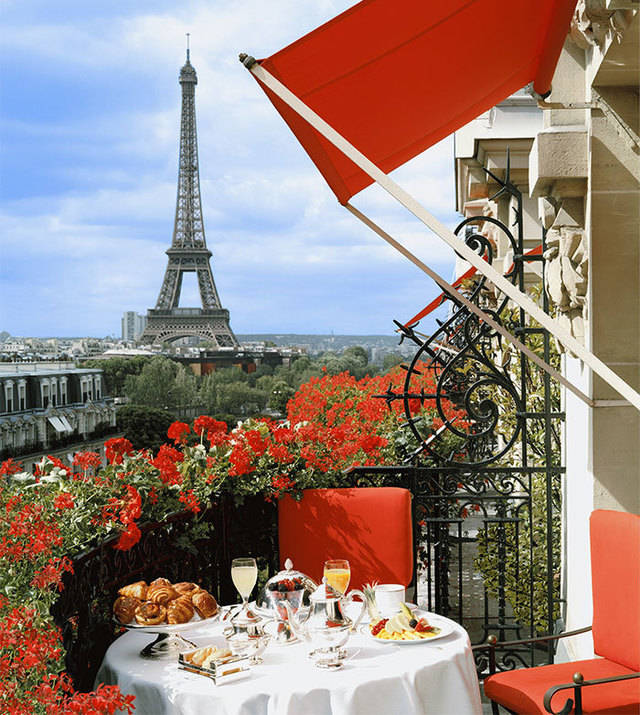 https://image.sistacafe.com/images/uploads/content_image/image/142096/1465208407-balcony-decorating-ideas-573c50605bb2c__700.jpg