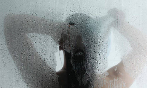 https://image.sistacafe.com/images/uploads/content_image/image/142625/1465294419-Steaming-hot-shower.jpg