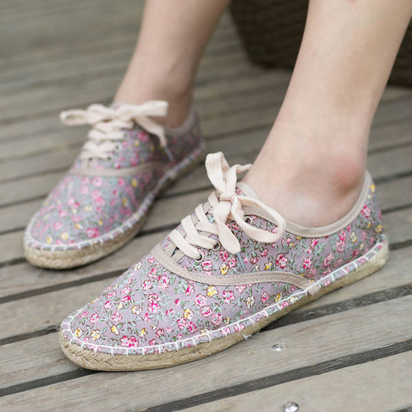 1465565844 women e2 80 99s casual shoes 2014 by nike with prices 2 e1406380479253