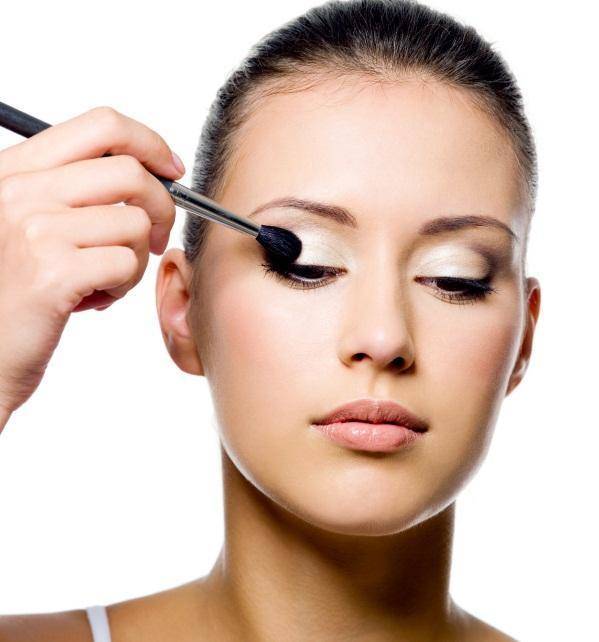 1465961585 145756 599x642r1 blending eye shadow