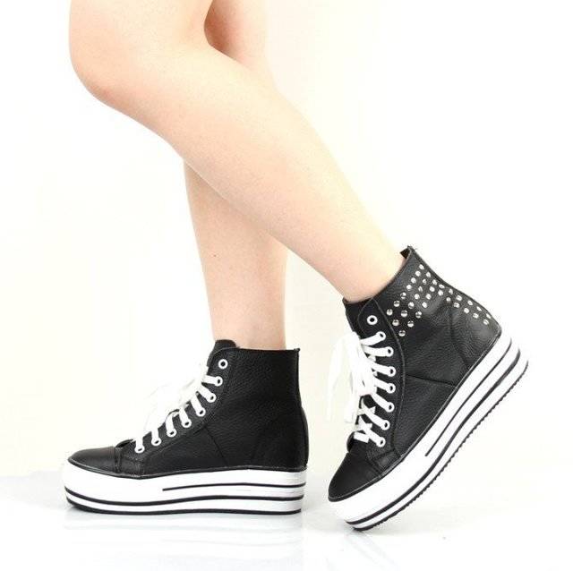 https://image.sistacafe.com/images/uploads/content_image/image/14684/1435813982-black-tennis-shoes-for-womenleather-sneakers-for-women-shoes-images-brcla-diinvpw4.jpg